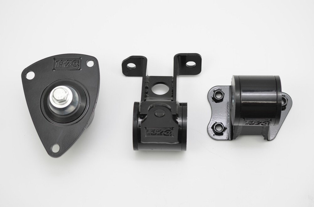 1320 Performance engine mount kit for 07-11 Element with auto Transmission 65A