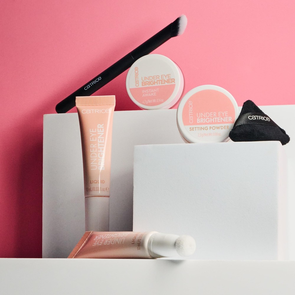 Catrice | Under Eye Concealer Brush | Angled for Precise Blending Black