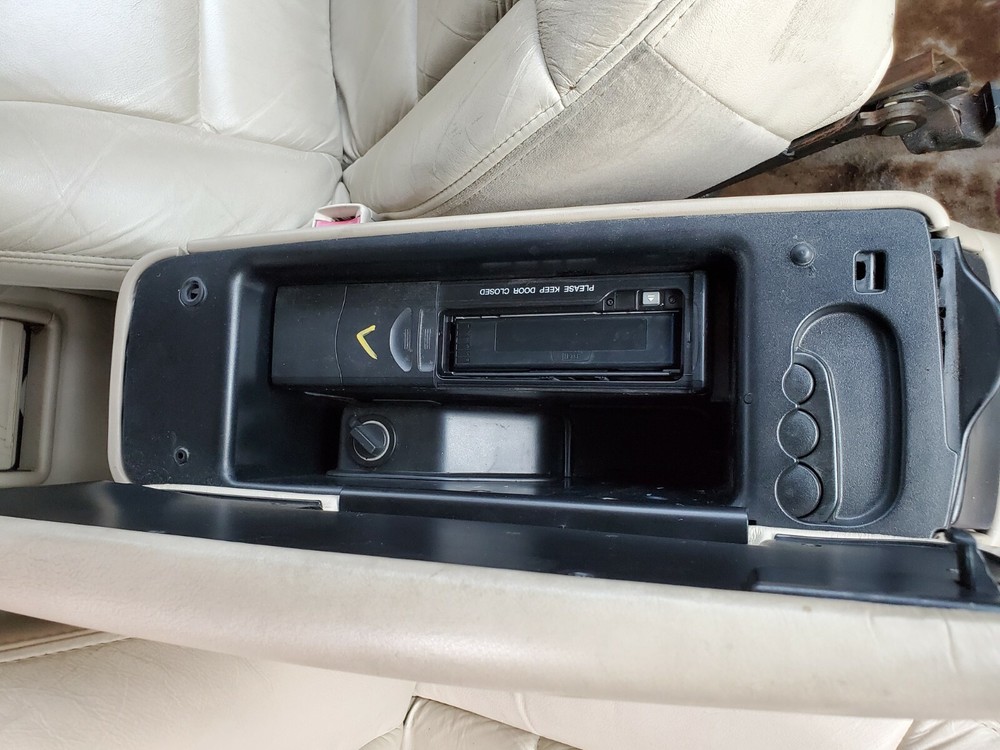 1998-1999-2000-2001-2002 LINCOLN CONTINENTAL CD CHANGER