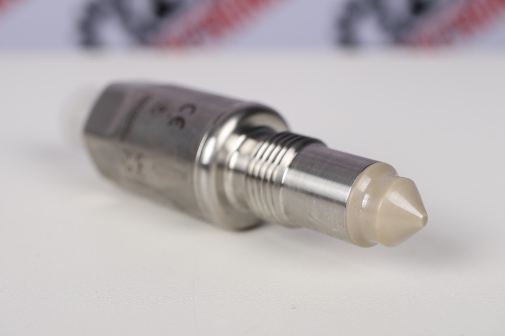 IFM ELECTRIC LMT100 IO-LINK (LEVEL SENSOR FOR LIMIT VALUE DETECTION)