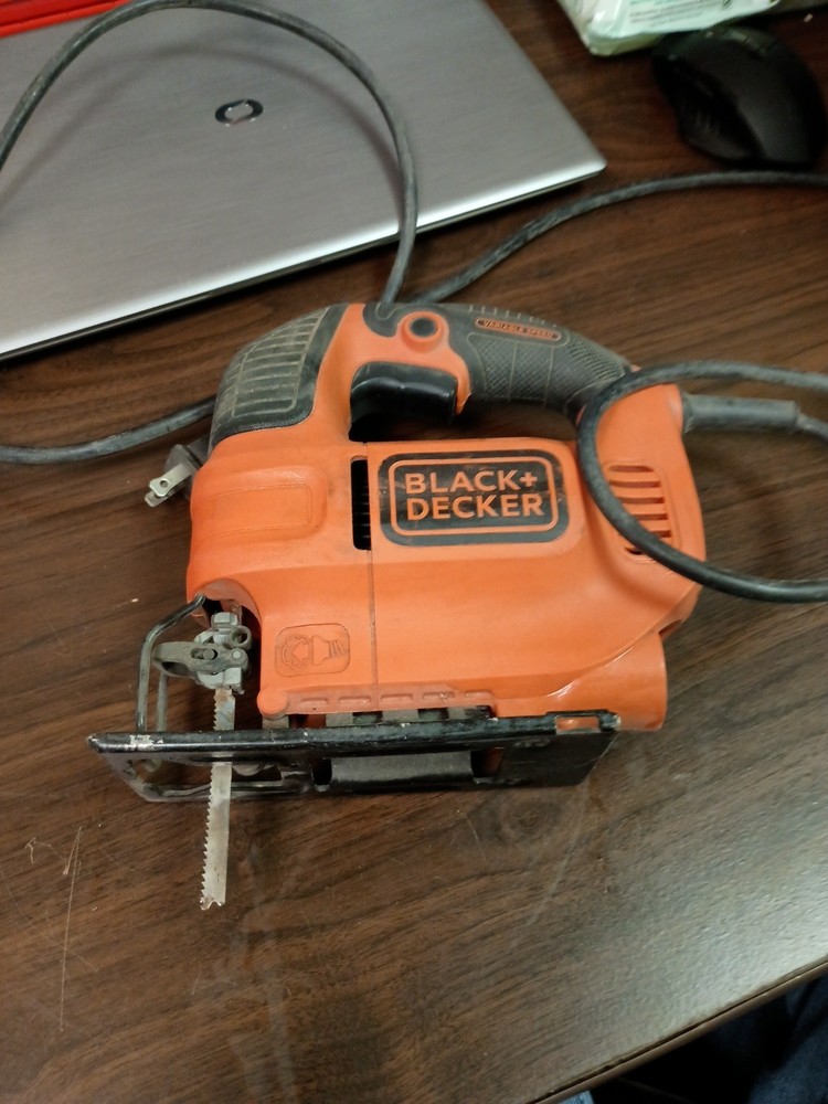 Black &  Decker 4.5AMP Jigsaw Variable Speed BDEJS300C Corded Good Condition.