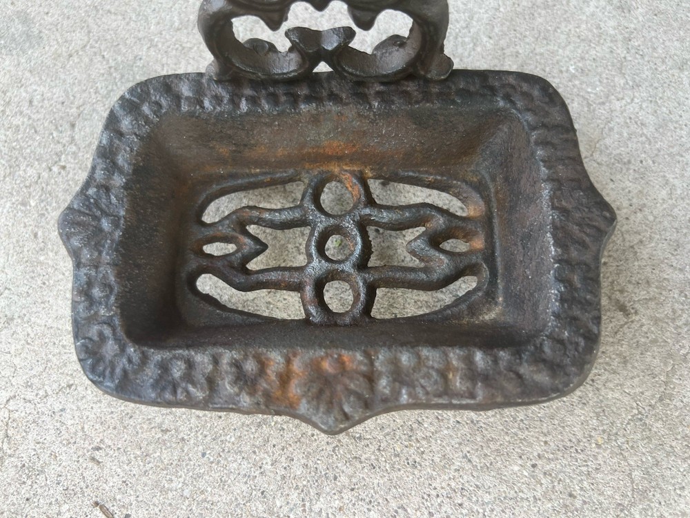 Cast Iron Soap Dish - Selling How Found