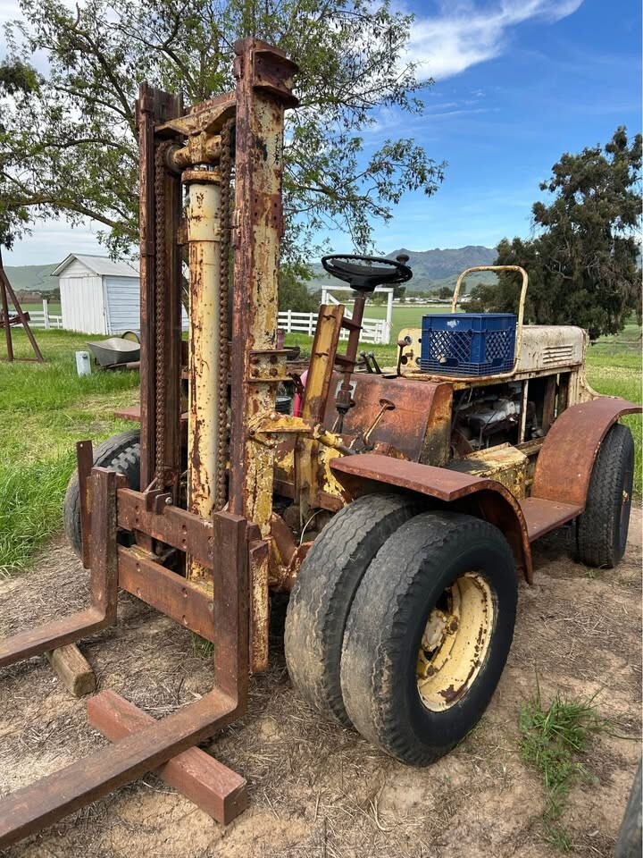 CLARK PLANELOADER- ALL TERRAIN FORKLIFT-