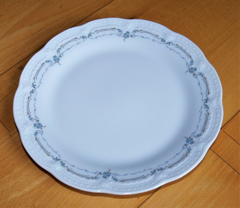 Hutschenreuther Series: Victoria Decoration: Iris Cake Plate