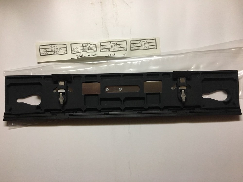 Screen PT-R8000 Tailclamps New