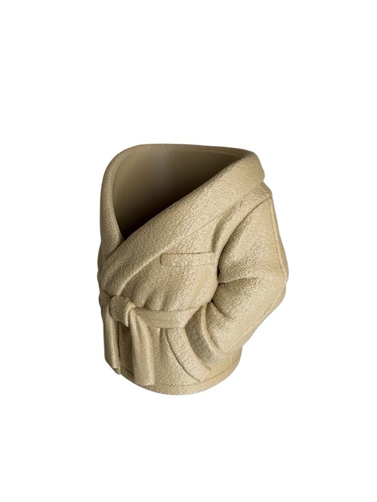 Bathrobe Can Cooler & Desk Accessory