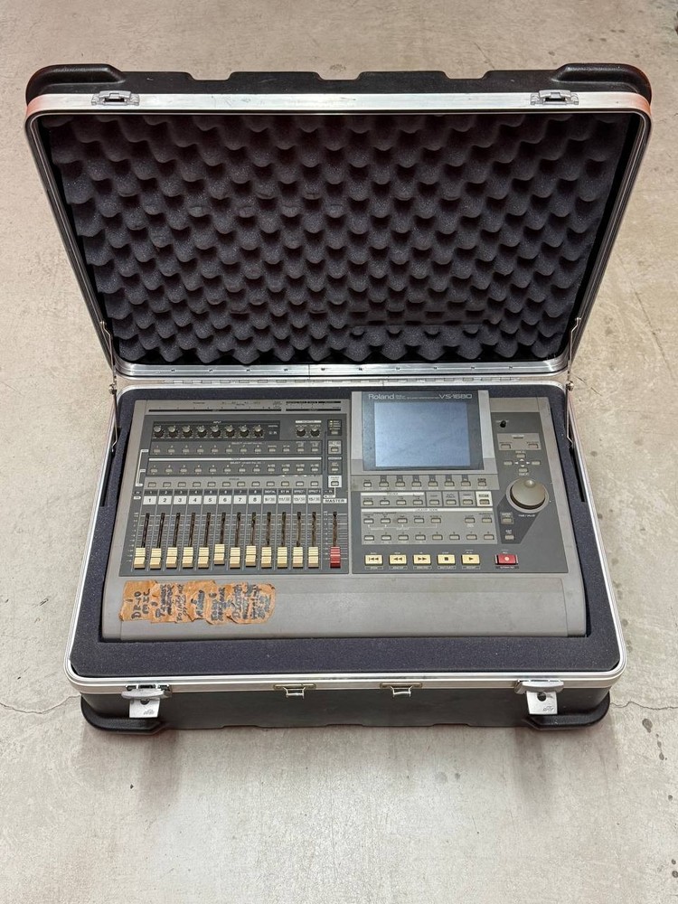 Roland VS-1680 Digital Studio Workstation Recorder Fully Tested + Case