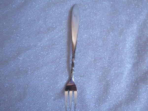 1847 ROGERS BROS Silver OYSTER/ PICKLE/ OLIVE FORK