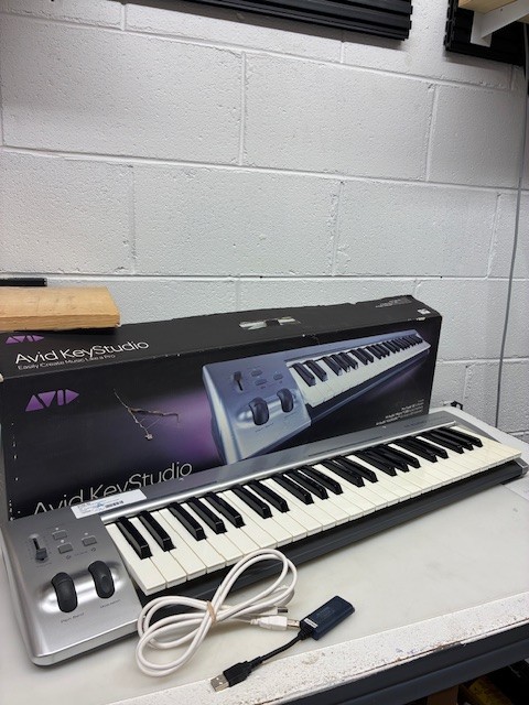 Avid M-Audio Key Studio 49 Key Midi Keyboard Controller- Never Used