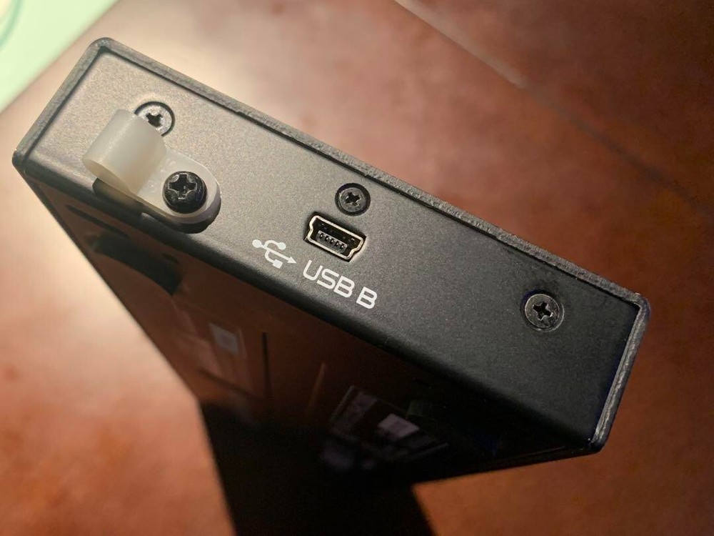 Denon DN-HC1000S Serato DJ Pro MIDI Controller