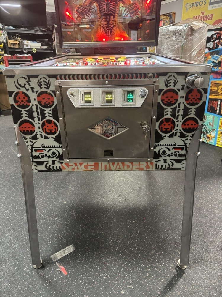 1980 BALLY SPACE INVADERS PINBALL MACHINE PROF TECHS PLAYS GREAT REFURBISHED