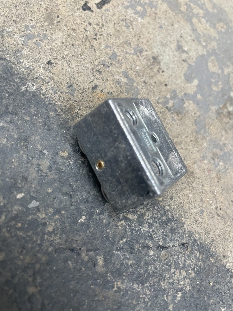 X18 Machine Rail Sliders with hardware for round rail, used