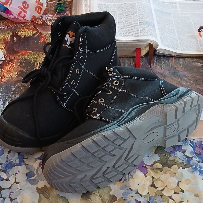 Tomitany Black Industrial Work Boots Rugged Sole