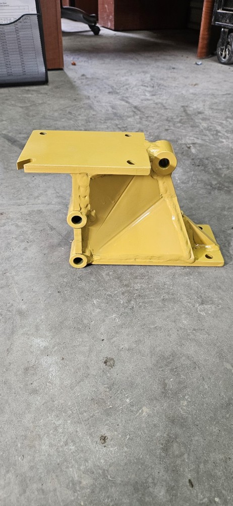 K269-261 Kenworth Replacement Part A/C Compressor Mount Bracket For C15 CAT