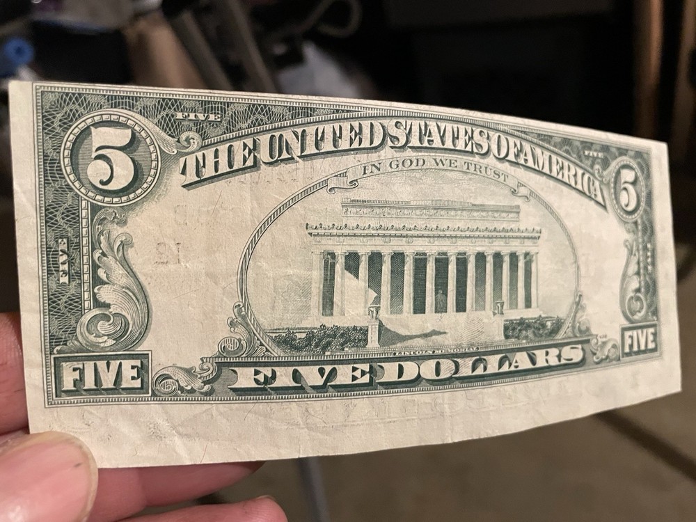 1977A $5 Dollar Bill Misaligned Error ((XF)) ((CIRCULATED))