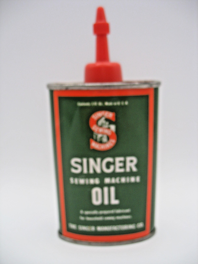 VINTAGE SINGER SEWING MACHINE OIL TIN