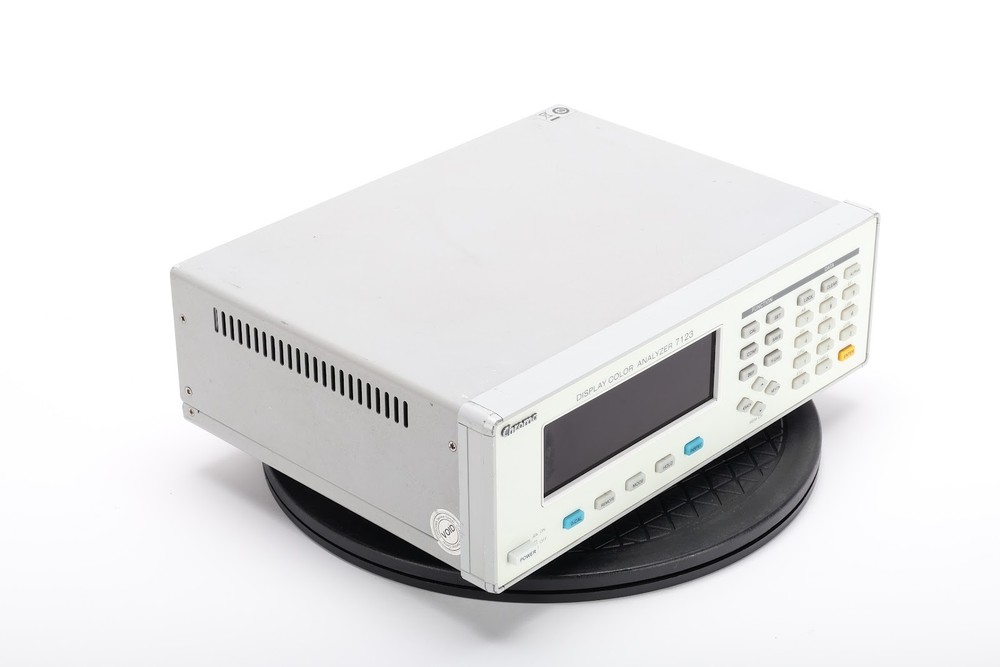Chroma 7123 Display Color Analyzer With AC Power Cable