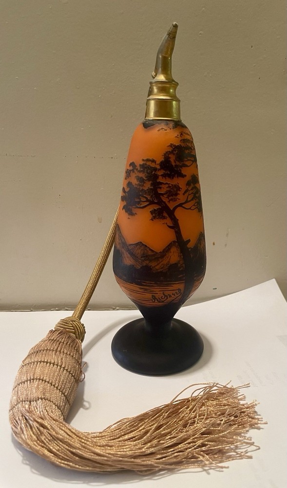 Richard Cameo Glass Perfume Atomizer