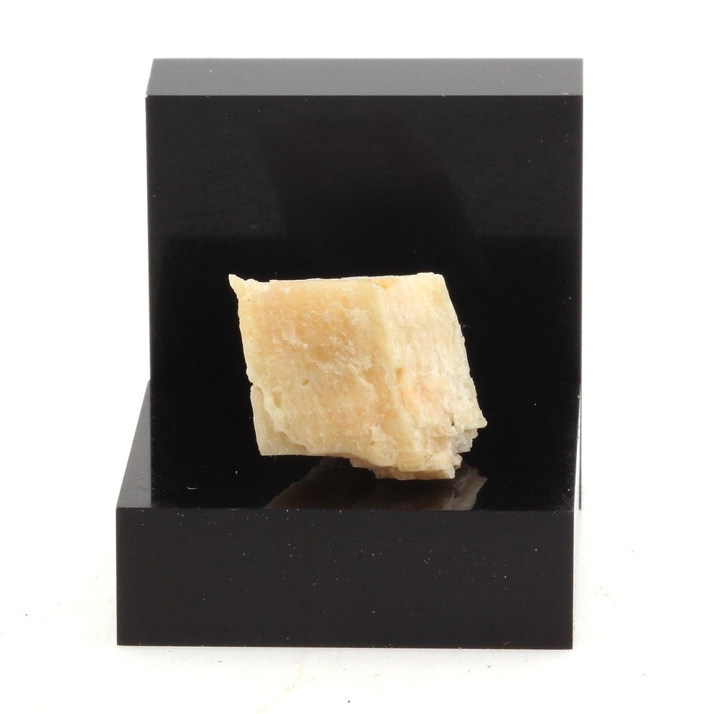 Baryte. 17.2 Ct. Deloro, Ontario, Canada.