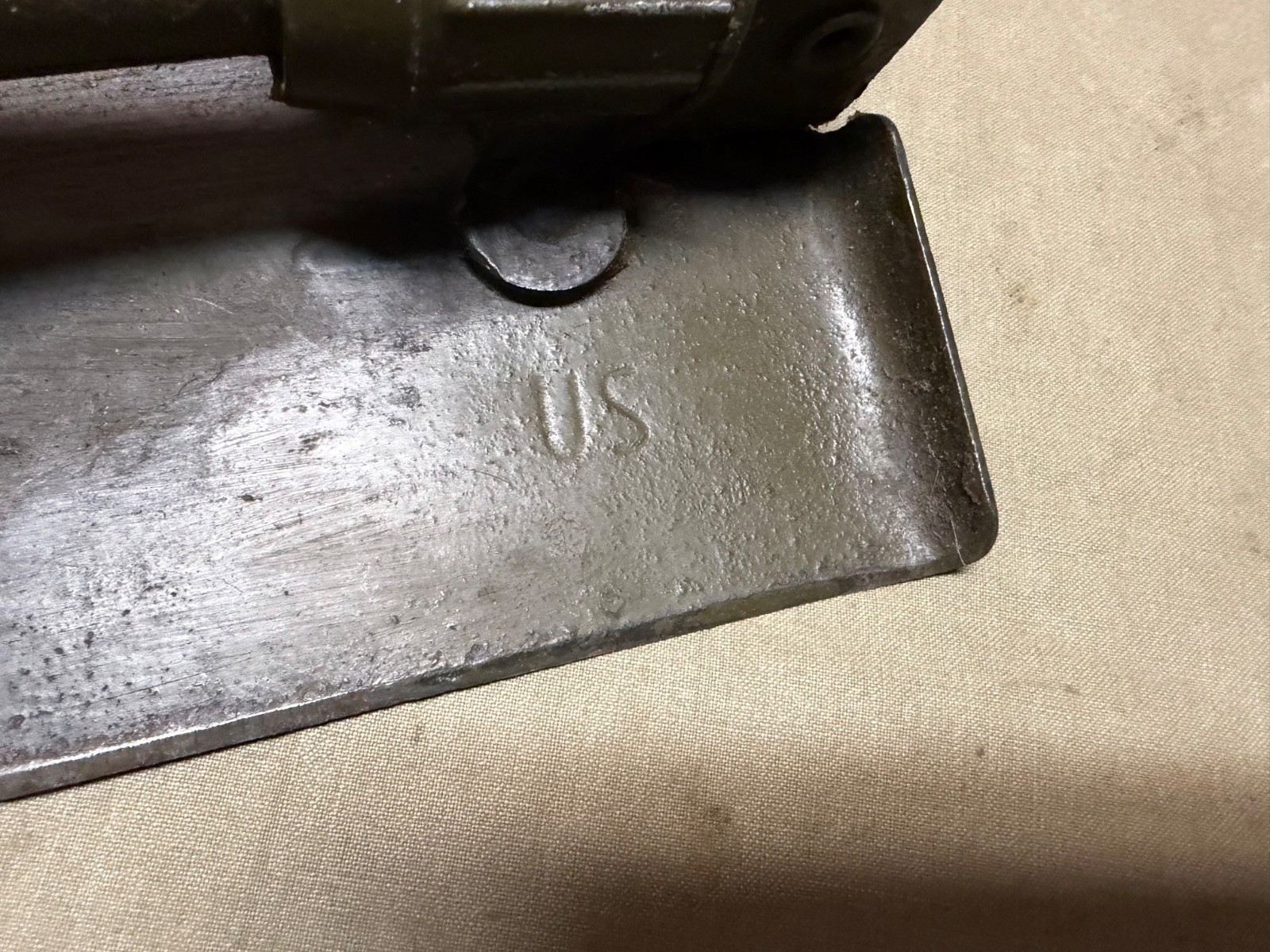 ORIGINAL WWII US ARMY M1943 COMBAT FIELD FOLDING SHOVEL-"US" stamped