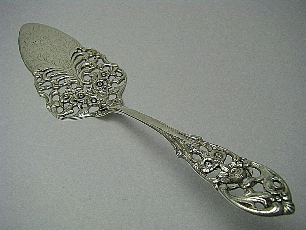 SILVER PIE SERVER CAKE SERVER 800 Silver Floral Pattern Hazorfim Israel ca1960s