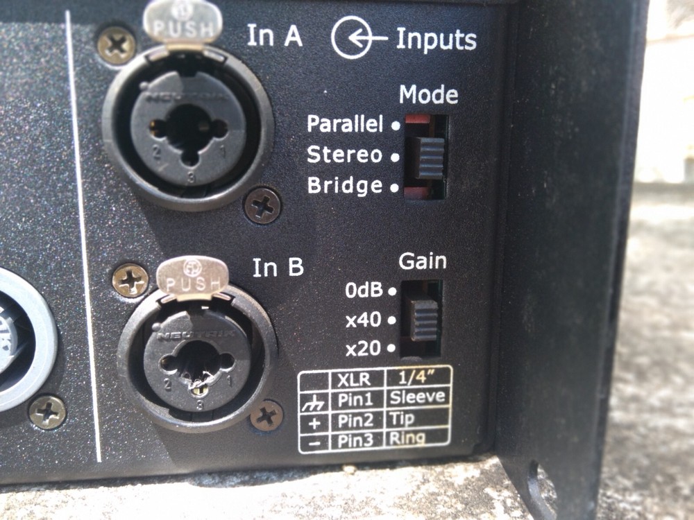 Crest Audio CD 2000 Professional Power Amplifier (2000 Watts)