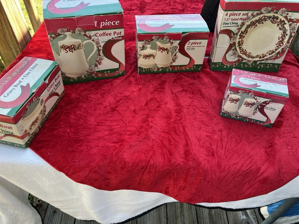 Fine China Christmas Set