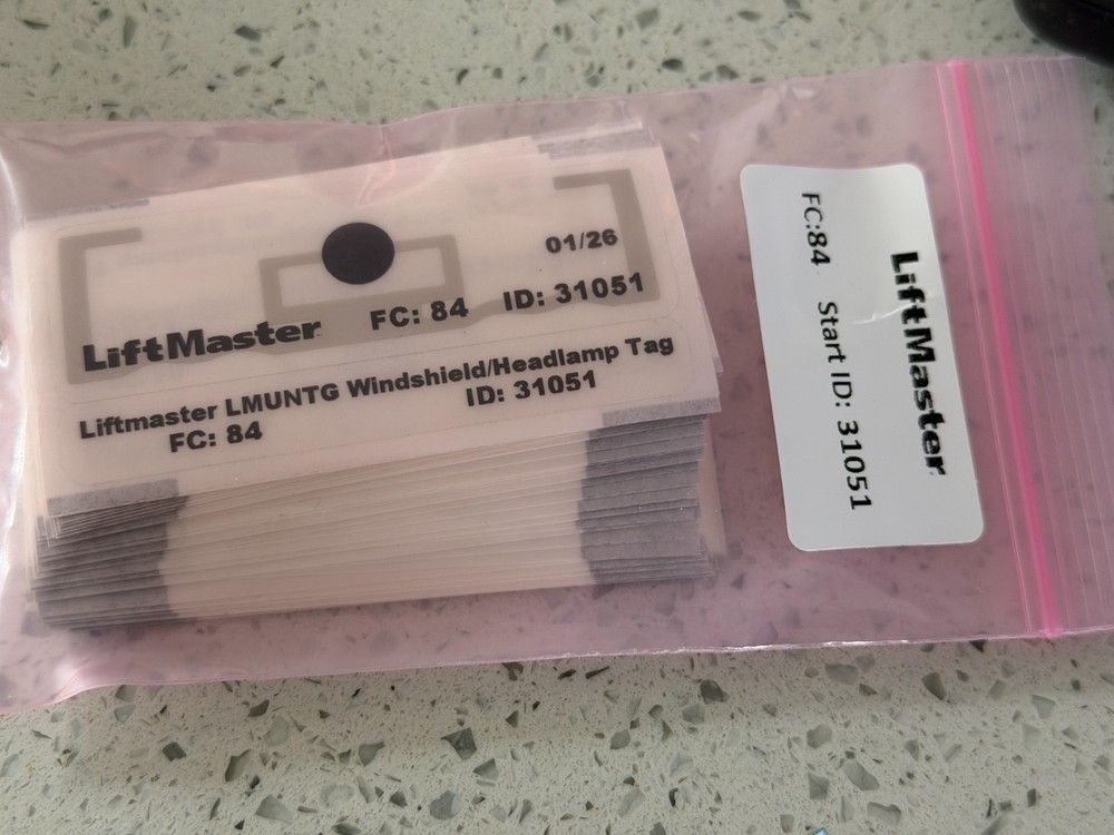 Liftmaster LMUNTG RFID Windshield Tag (49pcs)