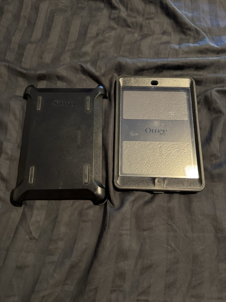 Retro Apple Bundle - iPod, iPad Mini W/ Otterbox Defender Case, & Apple TV,
