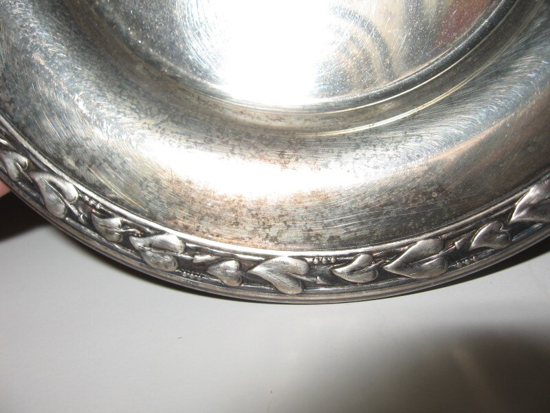 Oneida Silversmiths Small Plate Leaf Pattern Border 5 1/2" Diameter VGC