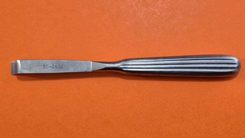 Codman 50-2602 Surgical Carrol Bennett Retractor 6"