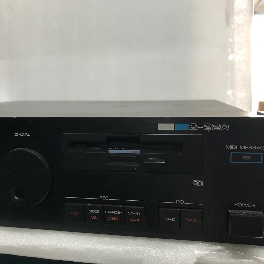 Roland 220s Digital Sampler