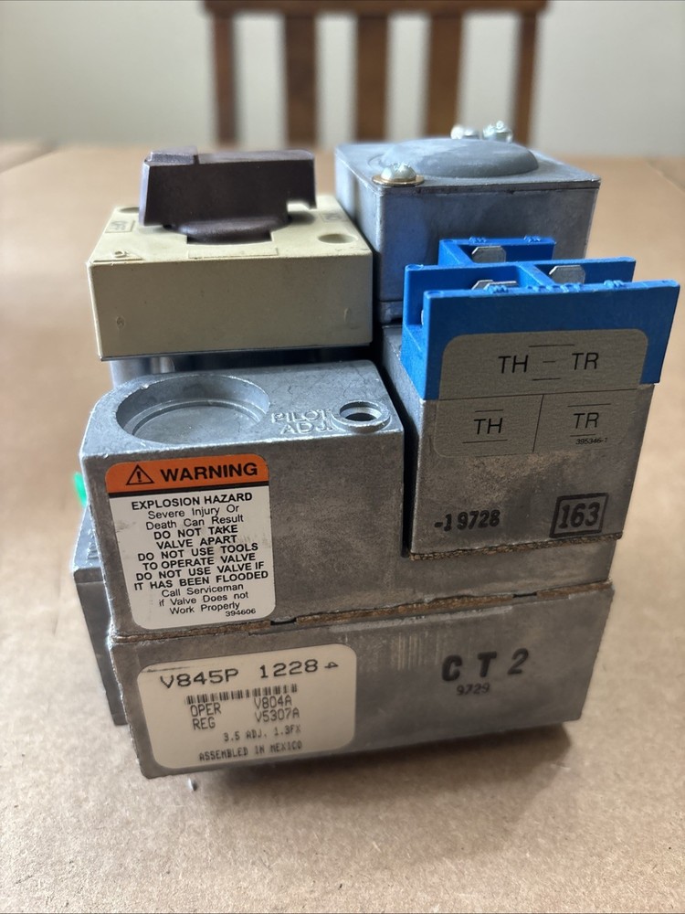 Honeywell Gas Valve V845P 1228