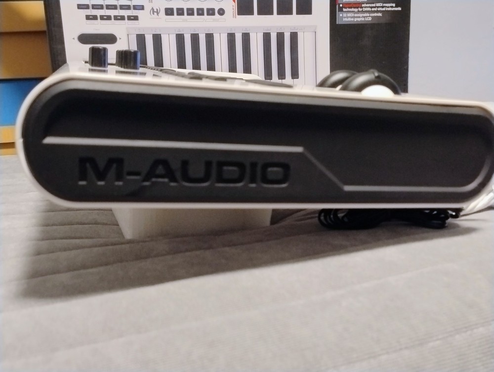 M-Audio Axion pro 25 Advanced 25Key USB MIDI Controller HyperControl Technology
