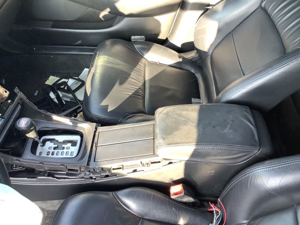 TL 2002 Glove Box 4673032