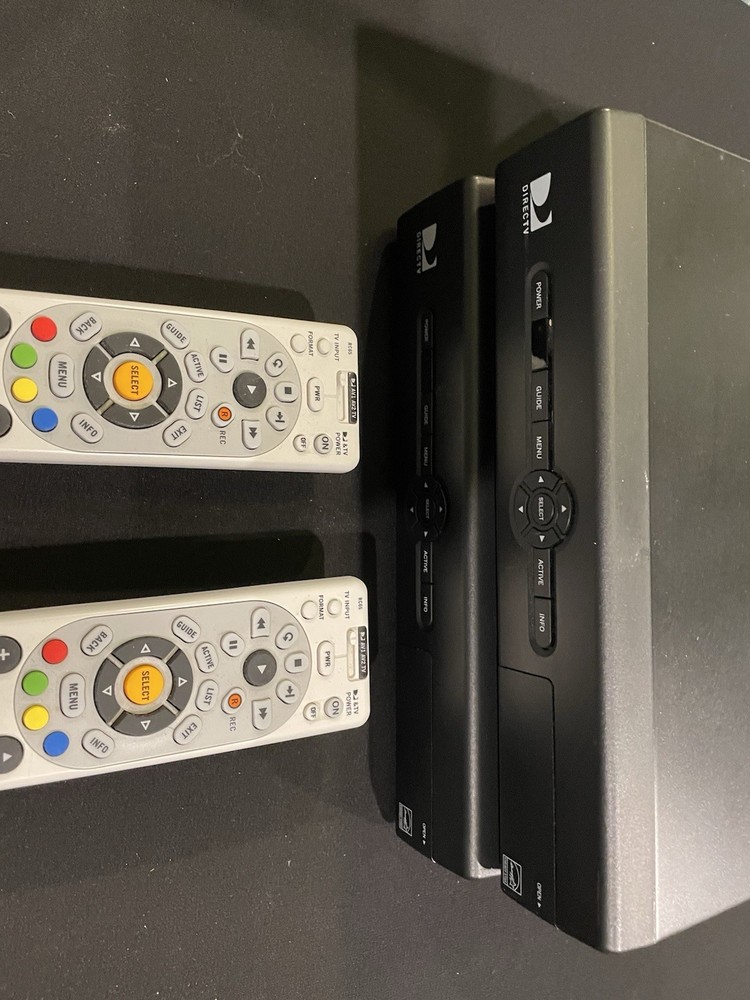 DirecTV Satellite Receiver Box (D12 - 100) with Power Cord & Remote