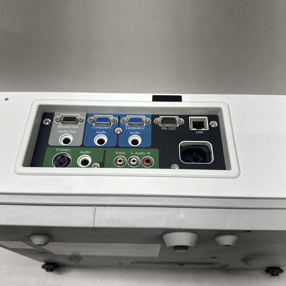 Epson PowerLite 6110i Projector LCD 3500 Lumens Variable Projector +Lamp & Cable