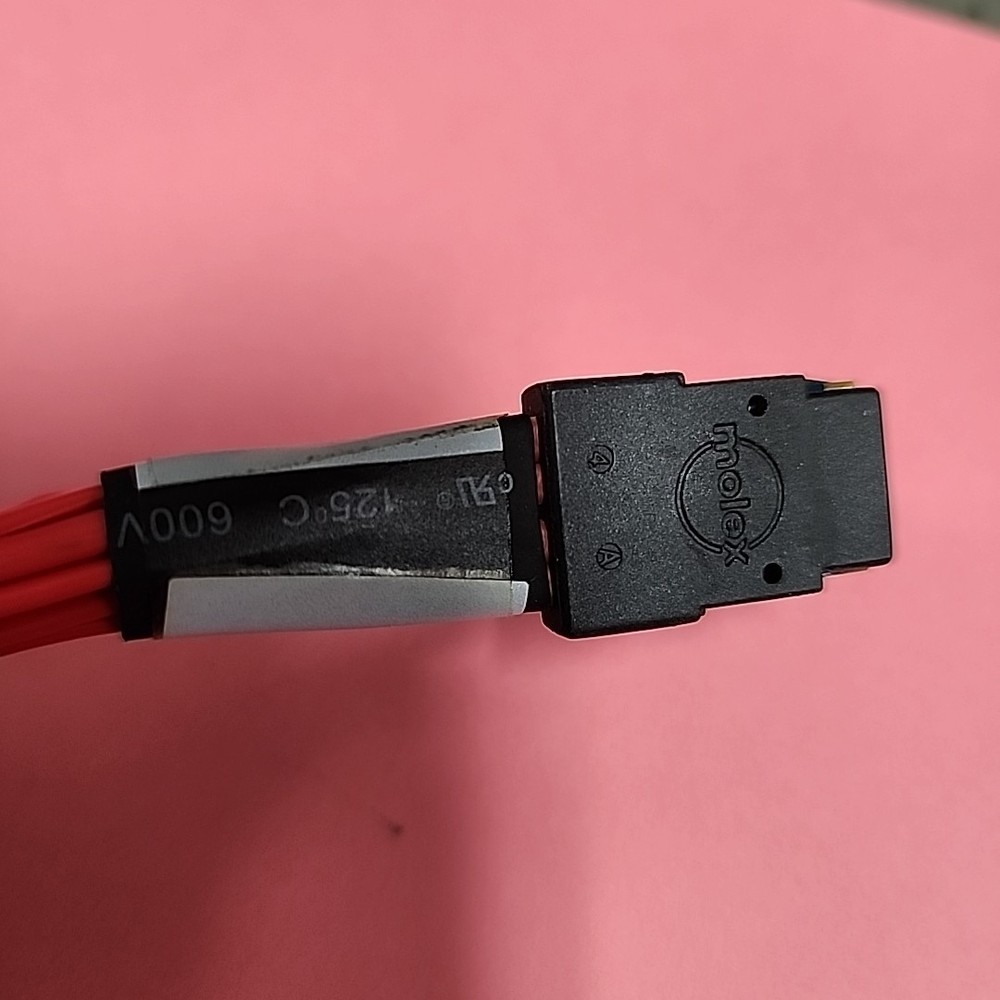 CBL-SFF80870CF-10M SATA Cable