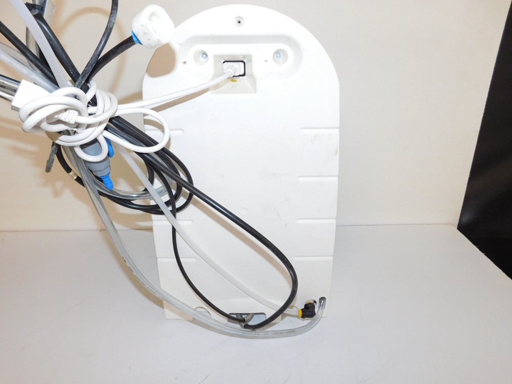 ^^ MILLIPORE RIOS-DI UV WATER PURIFICATION SYSTEM (MLQ159)