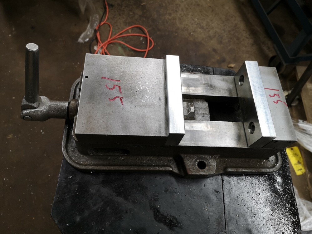 Kurt 6" D60 ANGLOCK Percision Machinest Vise SMOOTH OPERATION 155