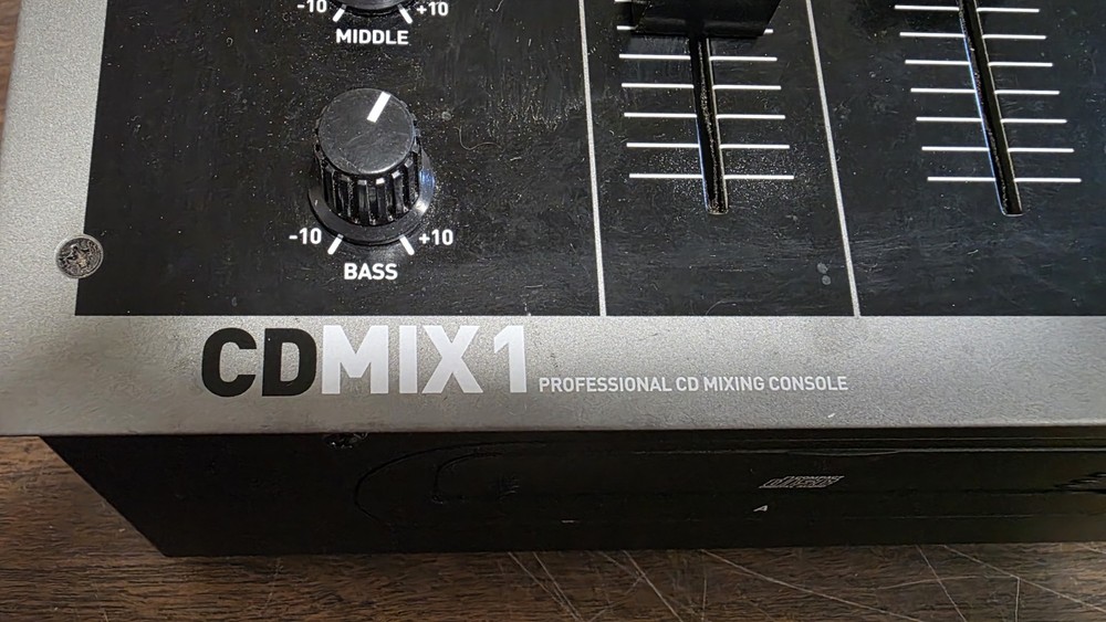 Numark CDMIX1 Professional Dual CD Mixing Console