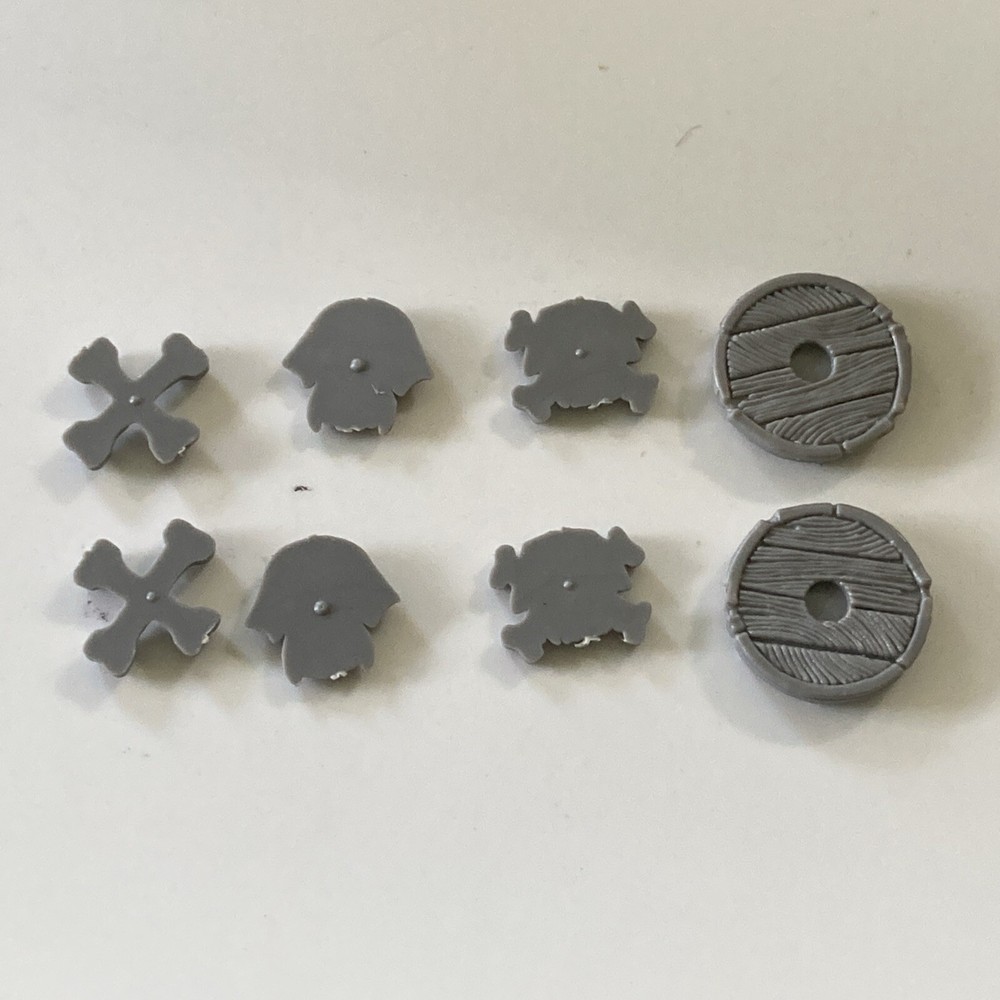 OOP Warhammer Fantasy Orcs & Goblins Shields w/ Emblems (x2) K2 034