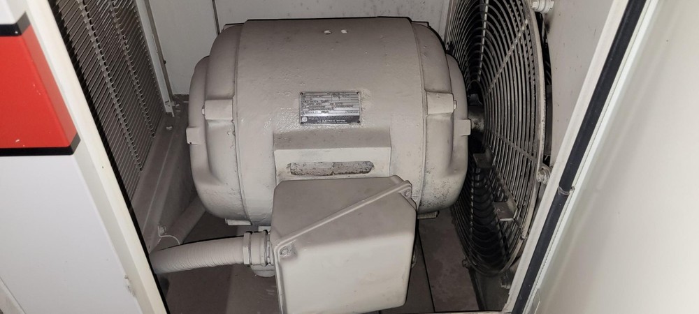 Gardner Denver 40hp Screw Compressor ECHSHE 47469 Hrs