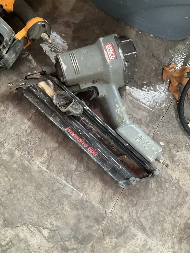 Senco FramePro 600 pneumatic nailer