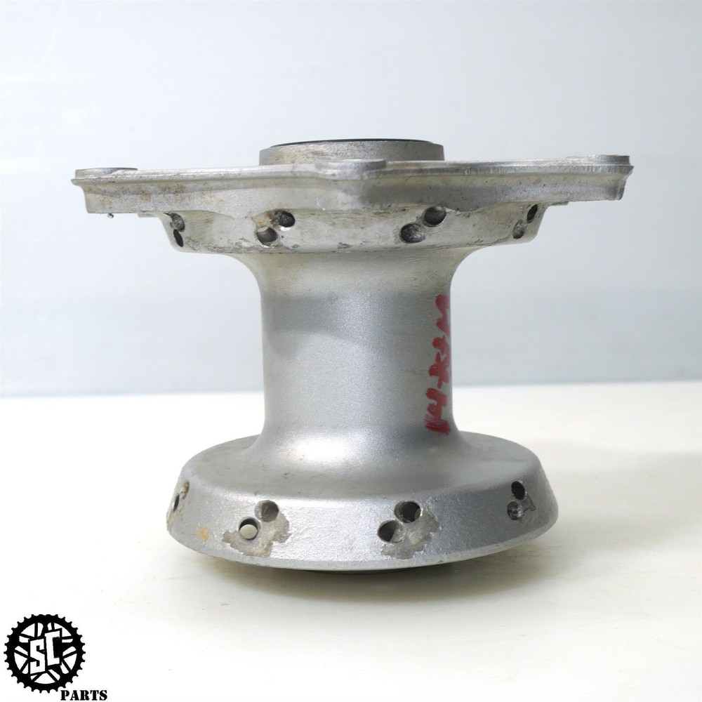 14-18 KTM 690 ENDURO R FRONT WHEEL HUB
