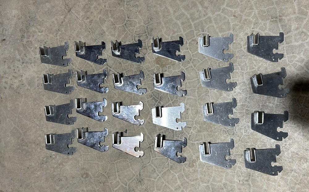 Rectangular Tubing Hang Rail Brackets Lot Of 24