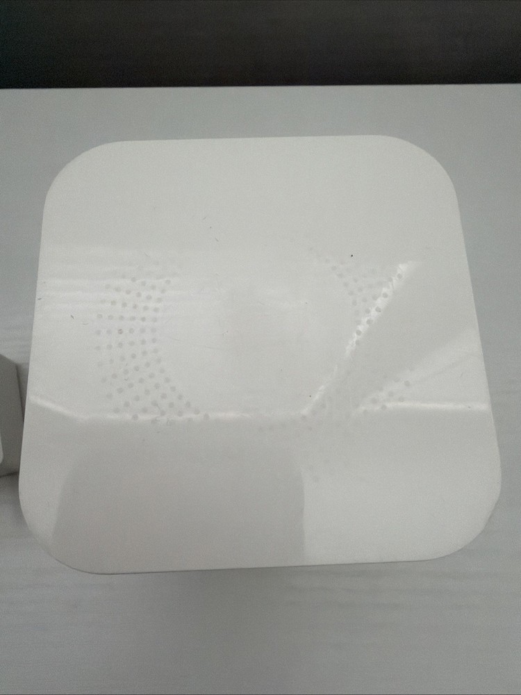 Circle Media Inc Circle Parental WiFi Managing Device 2AF7ECIRCLE Powers On