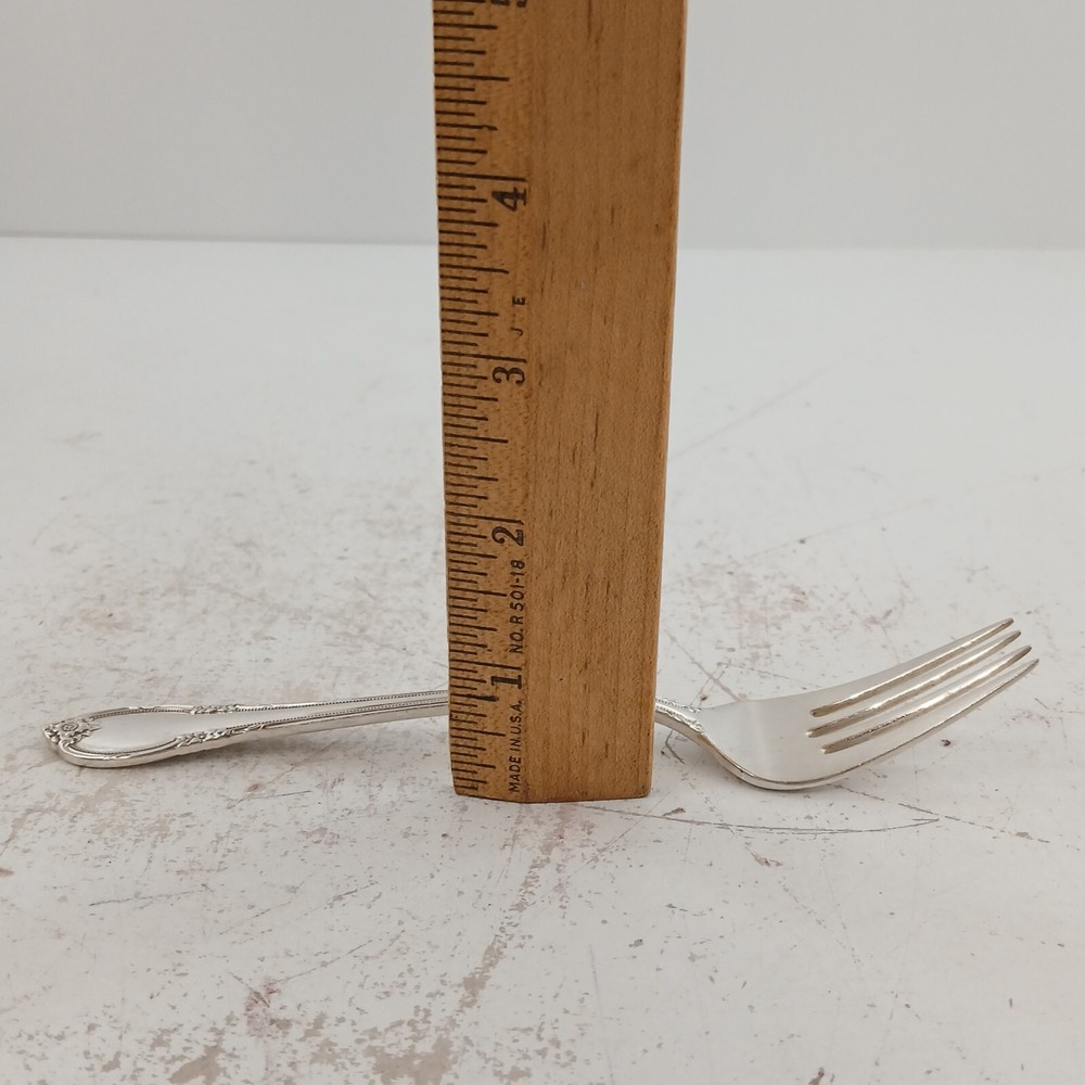 1847 Rogers Bros REMEMBERANCE Silverplate Flatware ~ 5 Pc Dinner Placing Service