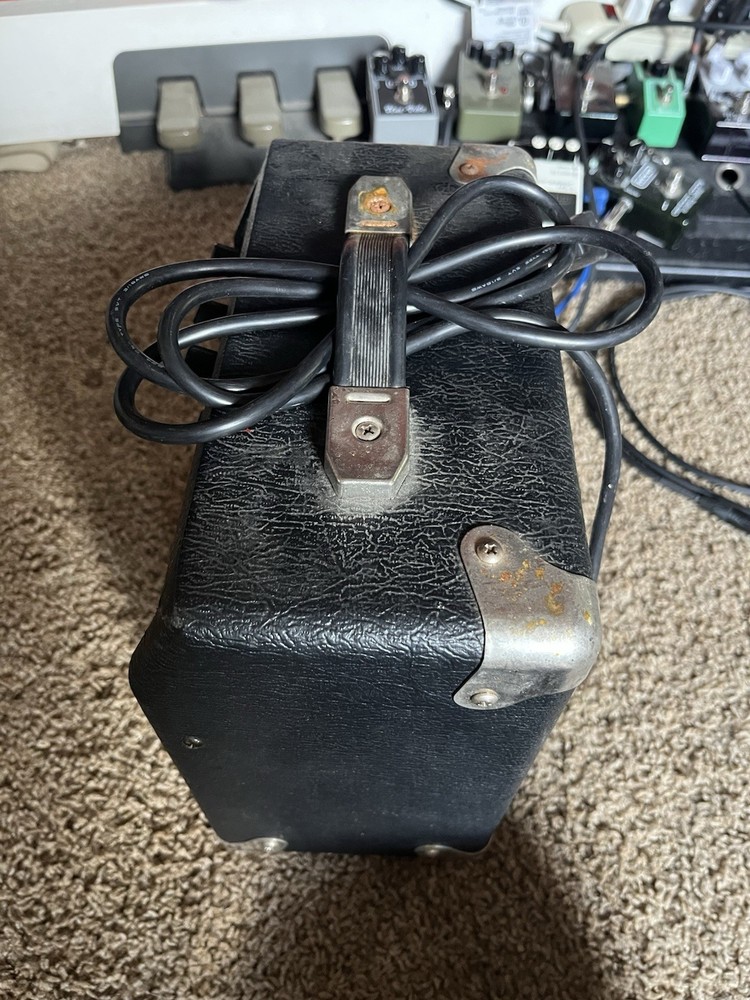 Squier Sidekick 1x6" Guitar Combo Amplifier