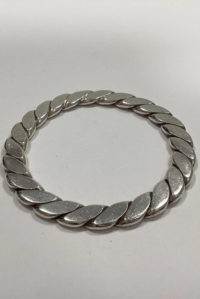 Modern Bangle in Silver